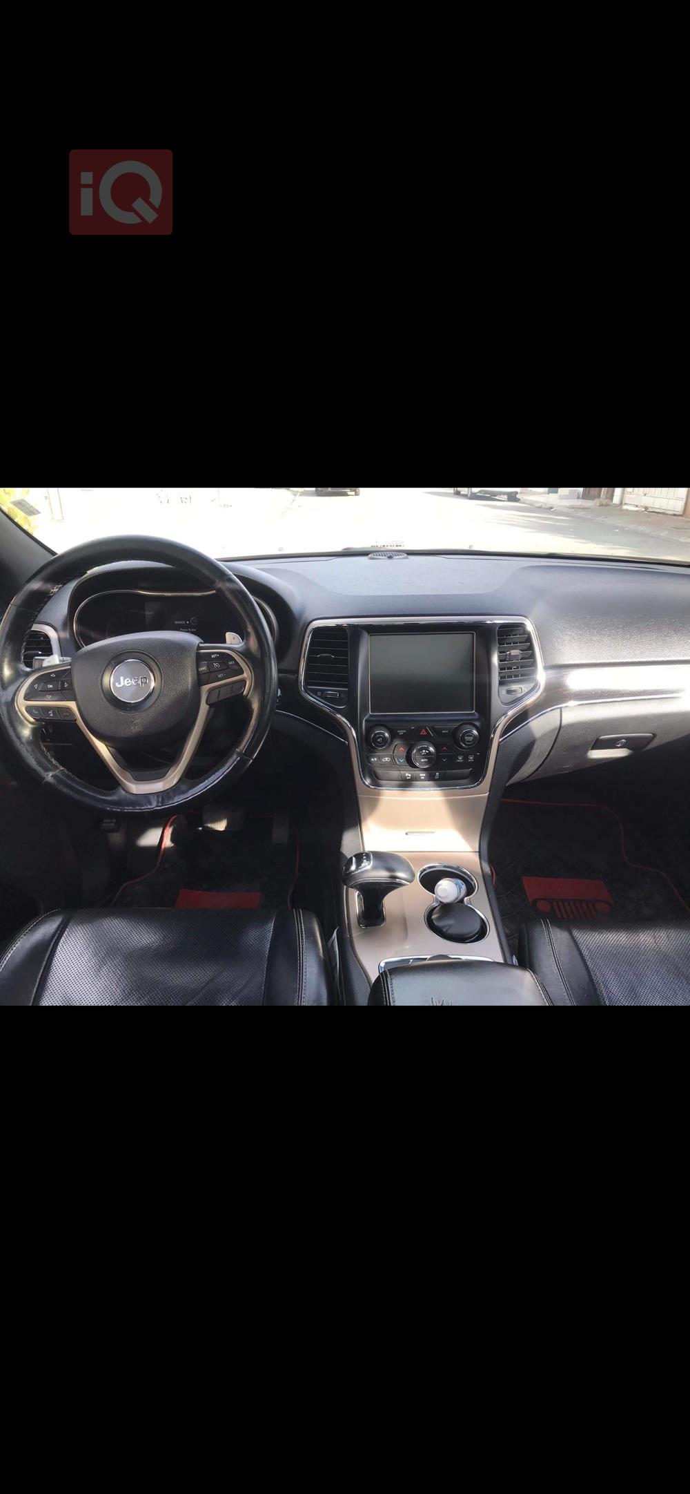 جیپ گراند شیرۆکی